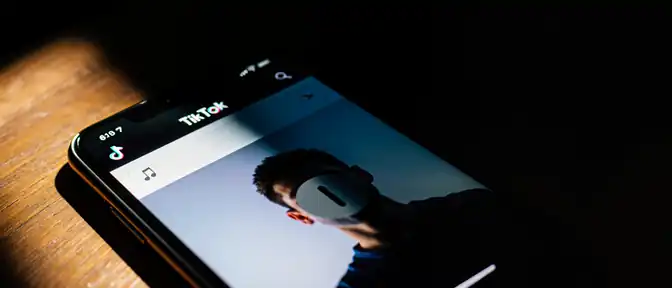 Музыкальный цензурный удар: TikTok лишил предвыборный ролик Трампа хита Тейлор Свифт